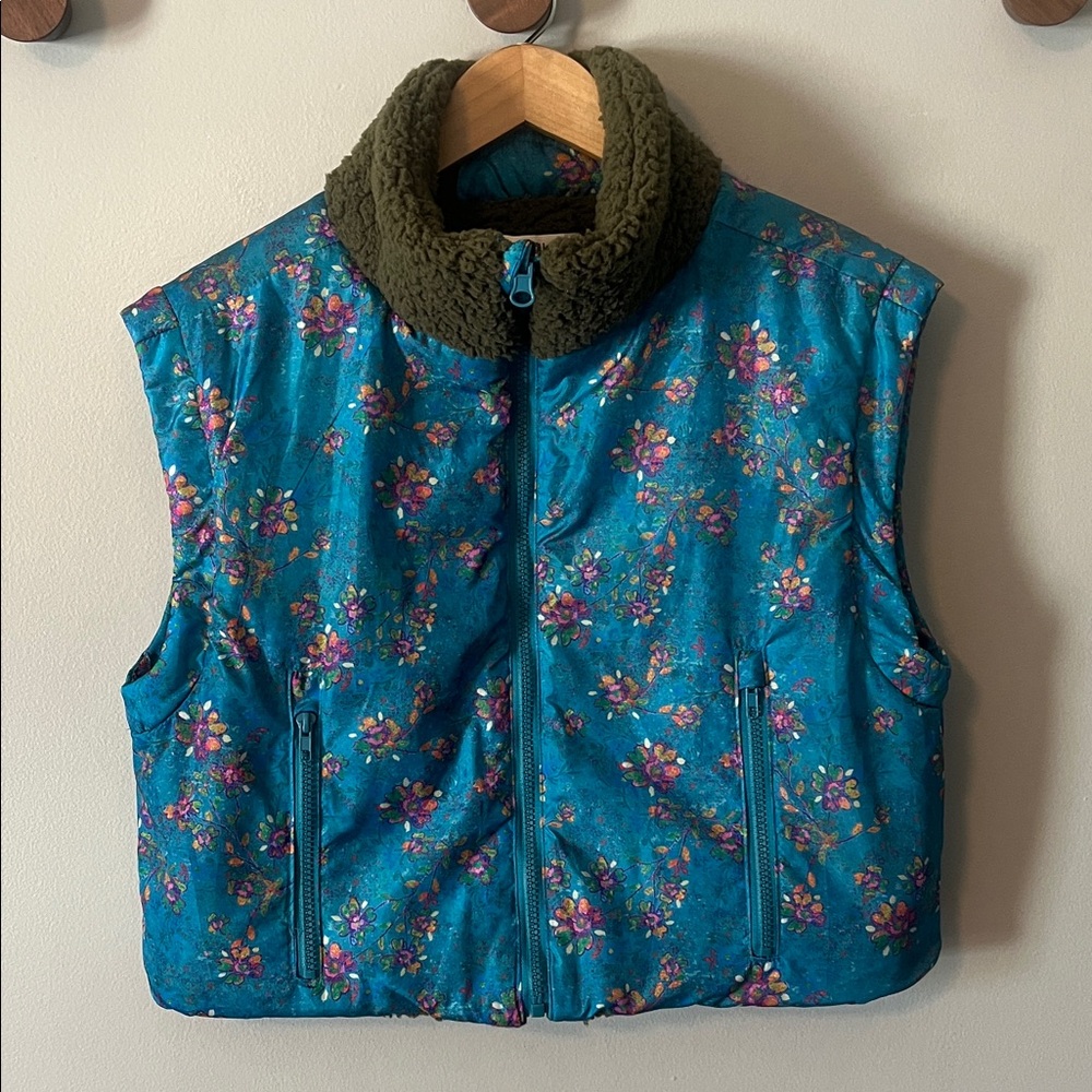 NATURAL LIFE Floral Sherpa Lined Vest‎ Teal Purple Size XS